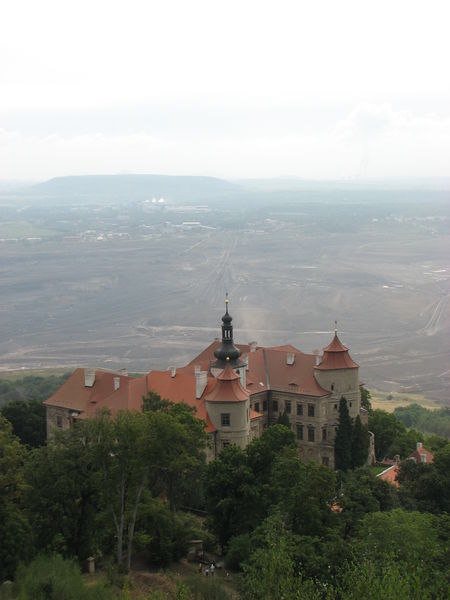 File:Jezeri Chateau and Czechoslovak Army Mine.JPG